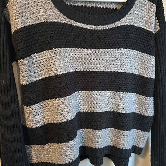 U2B- Knit long sleeve cuffed sweater with grey stripes. Slight crop EUC - Picture 3 of 7
